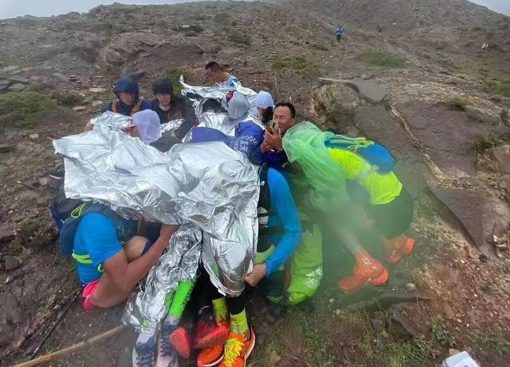 山地马拉松致21人遇难！他曾两次攀登珠峰，听听他怎么说……