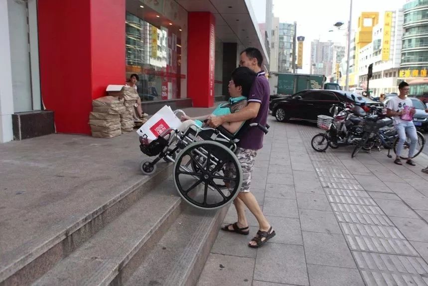 外面狂风暴雨，内心平安稳妥