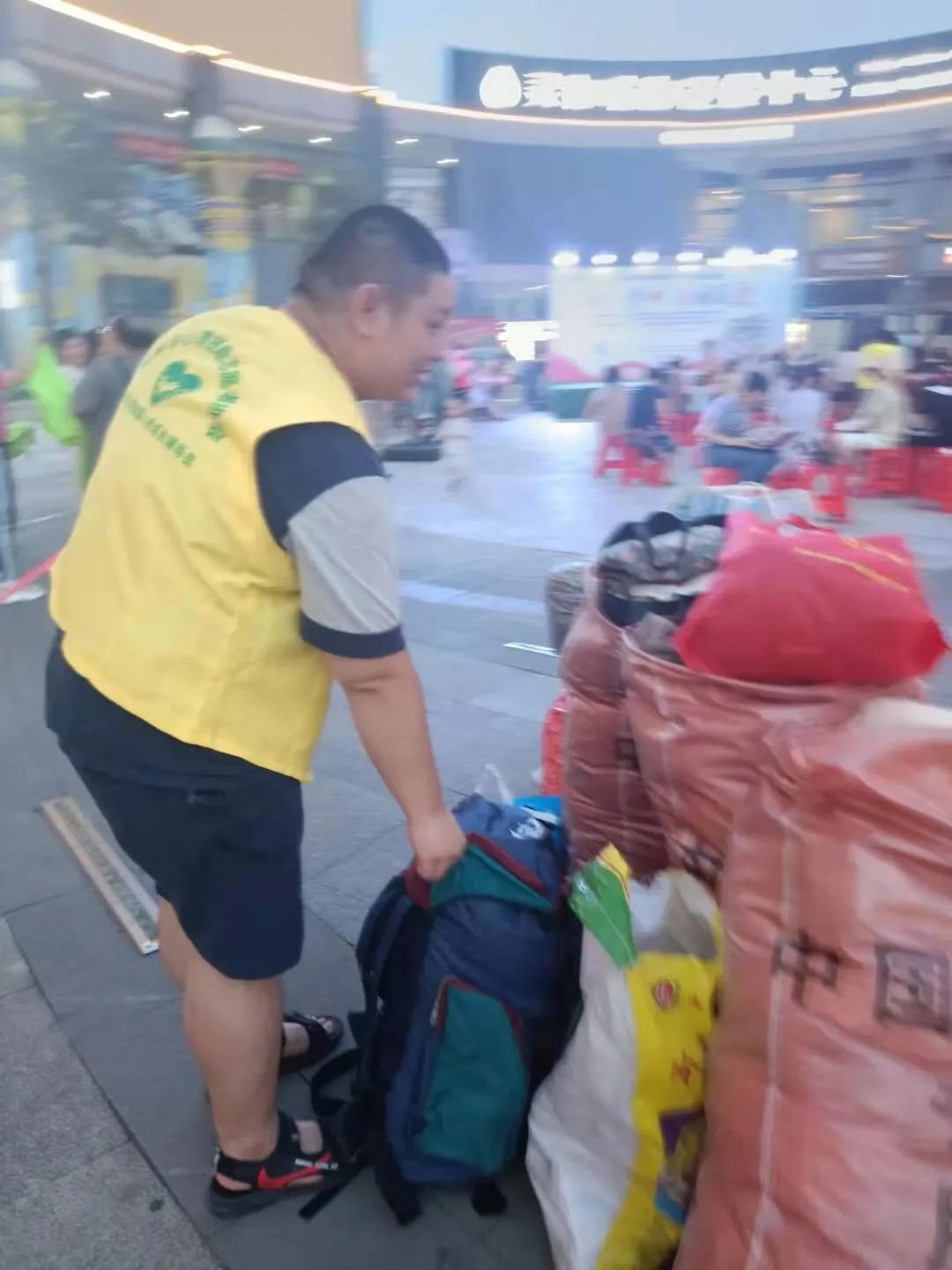 生活虽苦，美食很甜！许爸爸家乡特产黄金奈李上市了！