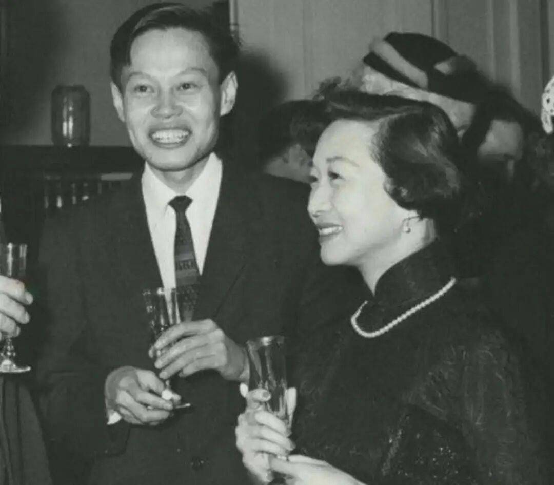 结婚19年后，101岁的杨振宁变化不大，47岁的翁帆却像换了个人_【快资讯】